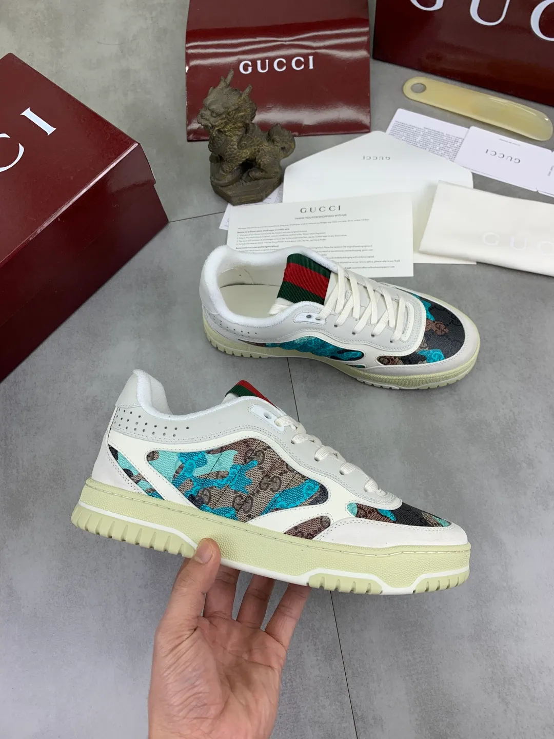 Men's shoes 💰P542 New Gucci autumn and winter low-end catwalk casual sneakers, top version! Oil edge craftsmanship. New model for early spring, creating a perfect style, cool and sassy, ​​c-position fashionable wear, classic shoe style with retro and futuristic feel, showing exquisite texture! Open mold to customize high-density outsole. Comes fully packaged. Size: 40-45 Fabric: Imported calfskin punching Lining: Imported original towel lining